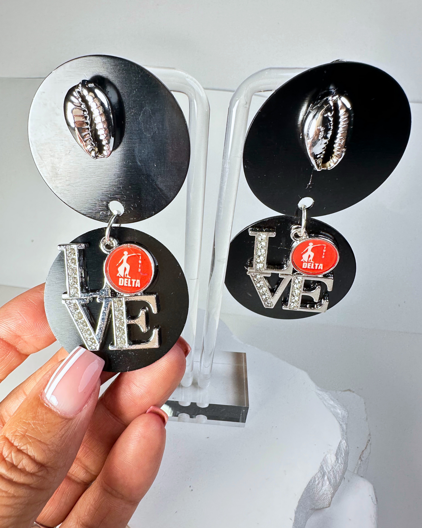 DELTA Black LOVE