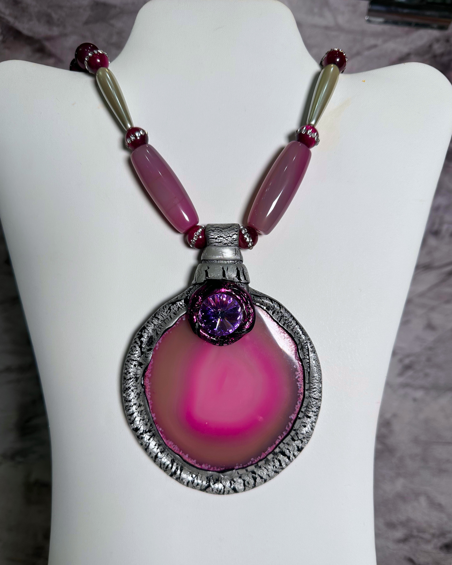 Fuchsia sliced Agate Oasis (pink)