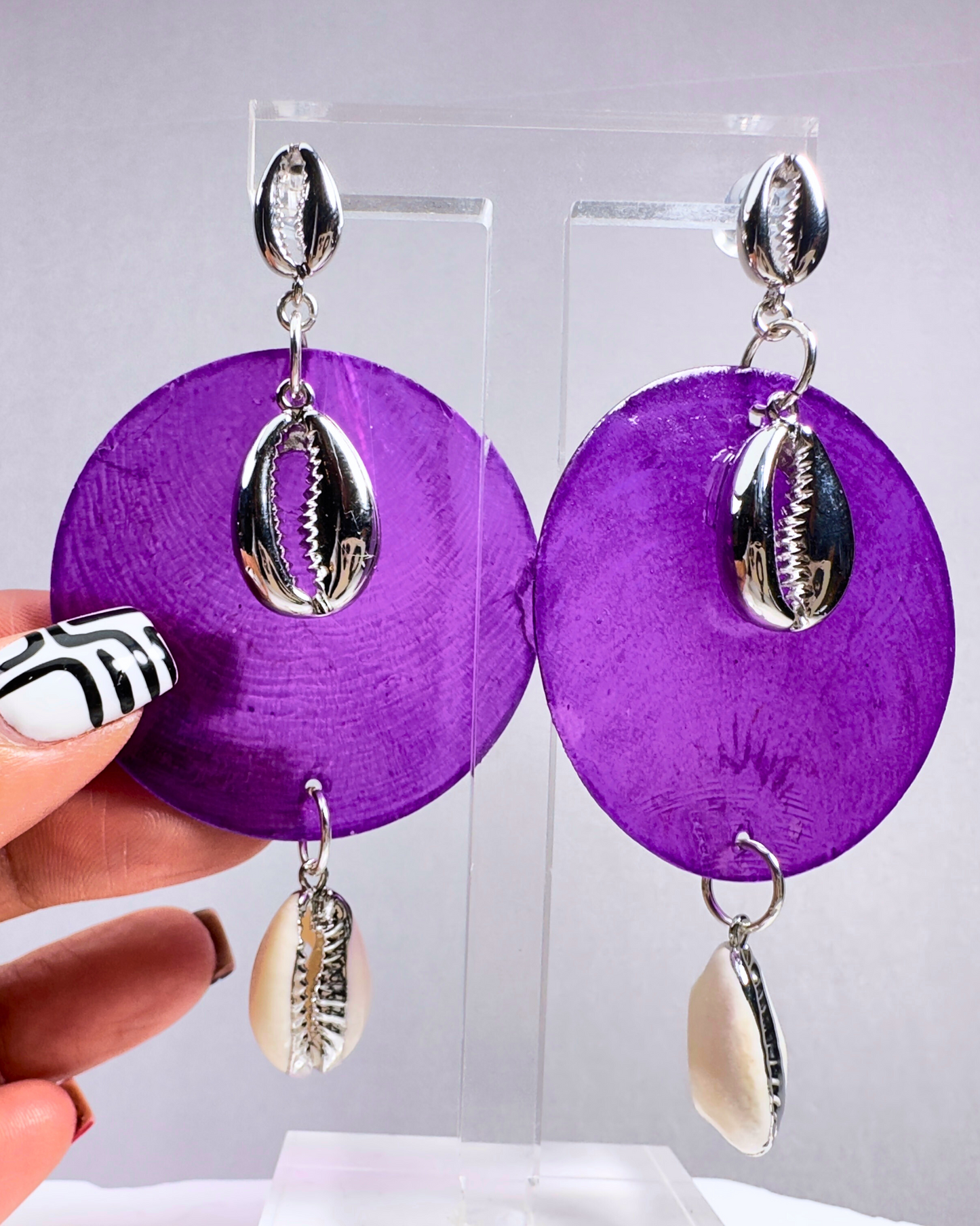 Purple Pleasing Shell Disc Earrings