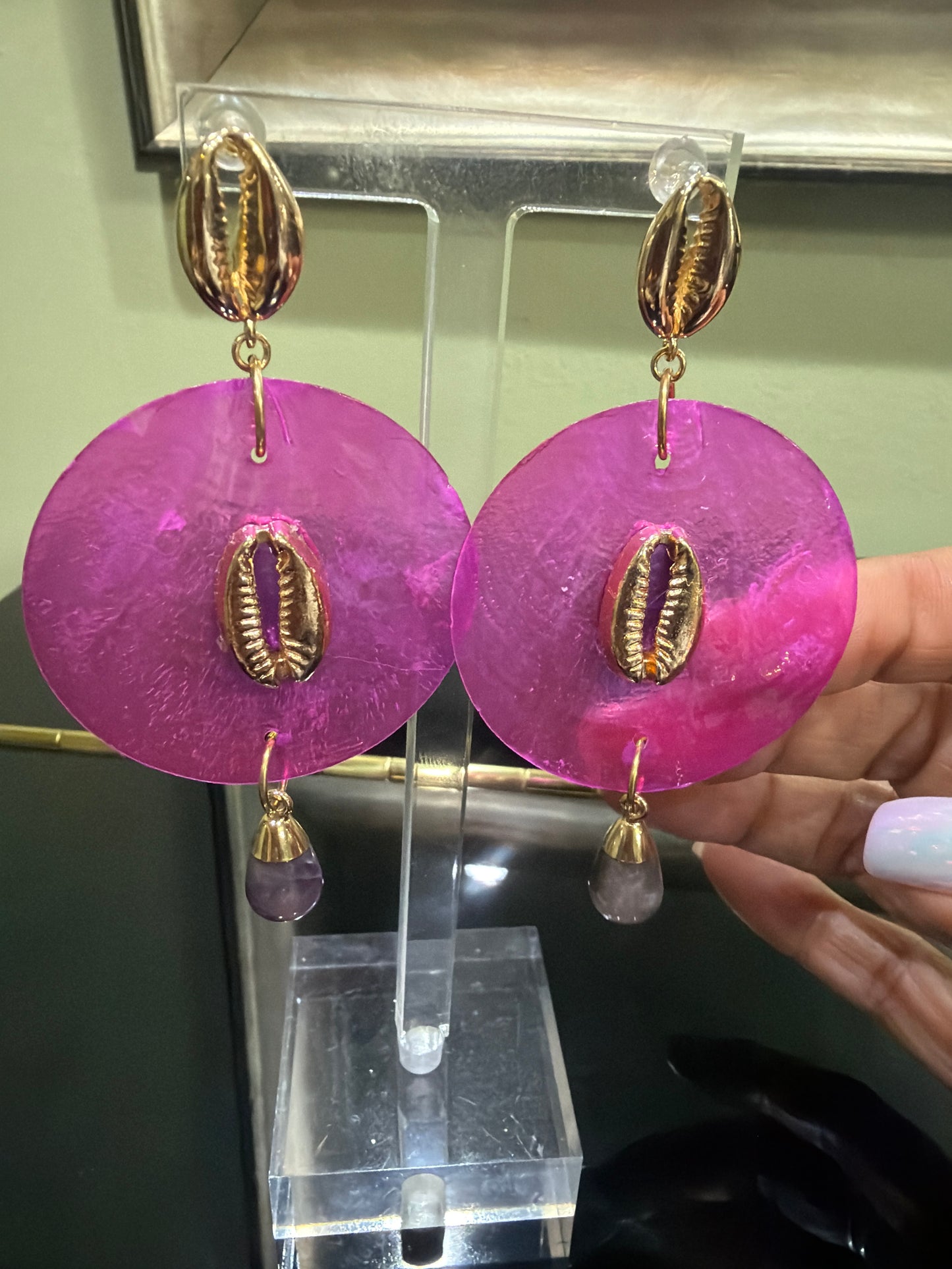 Purple Pleasing Shell Disc Earrings