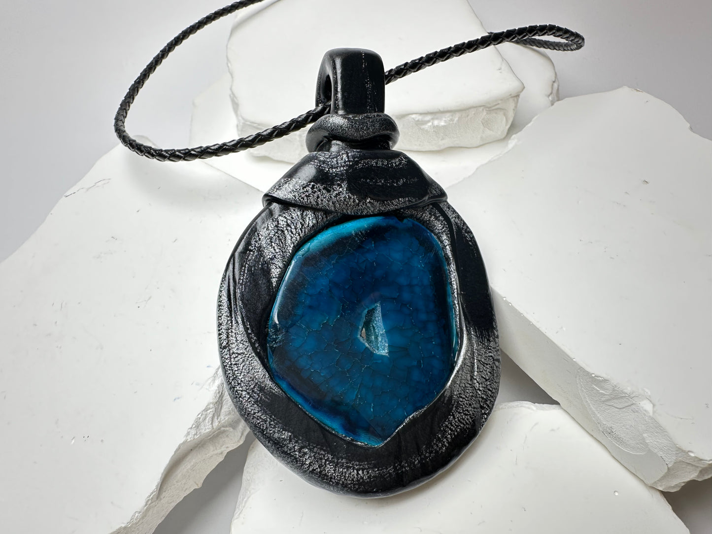 Bluest Ocean Corded Agate (matte)