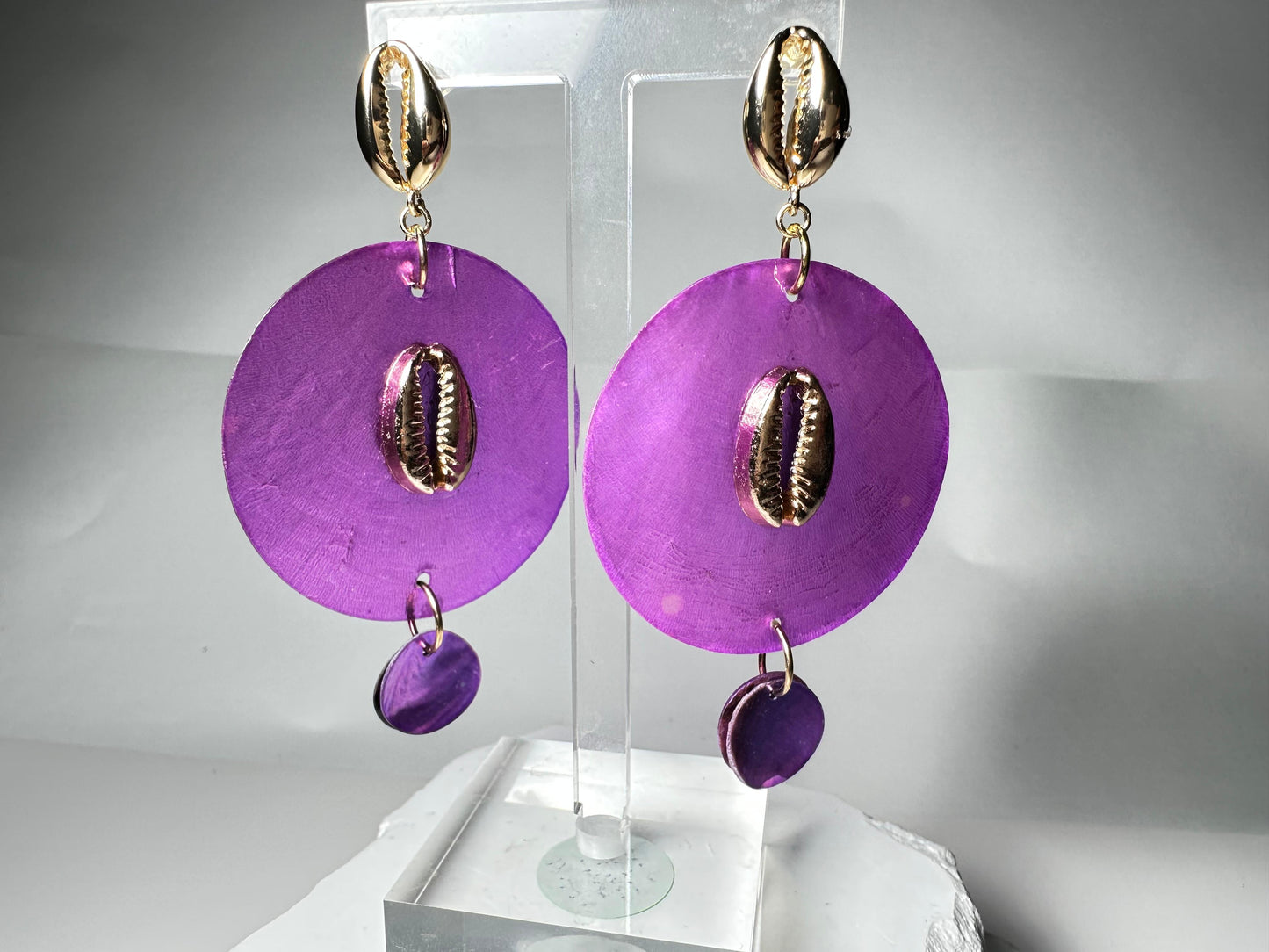 Purple Pleasing Shell Disc Earrings