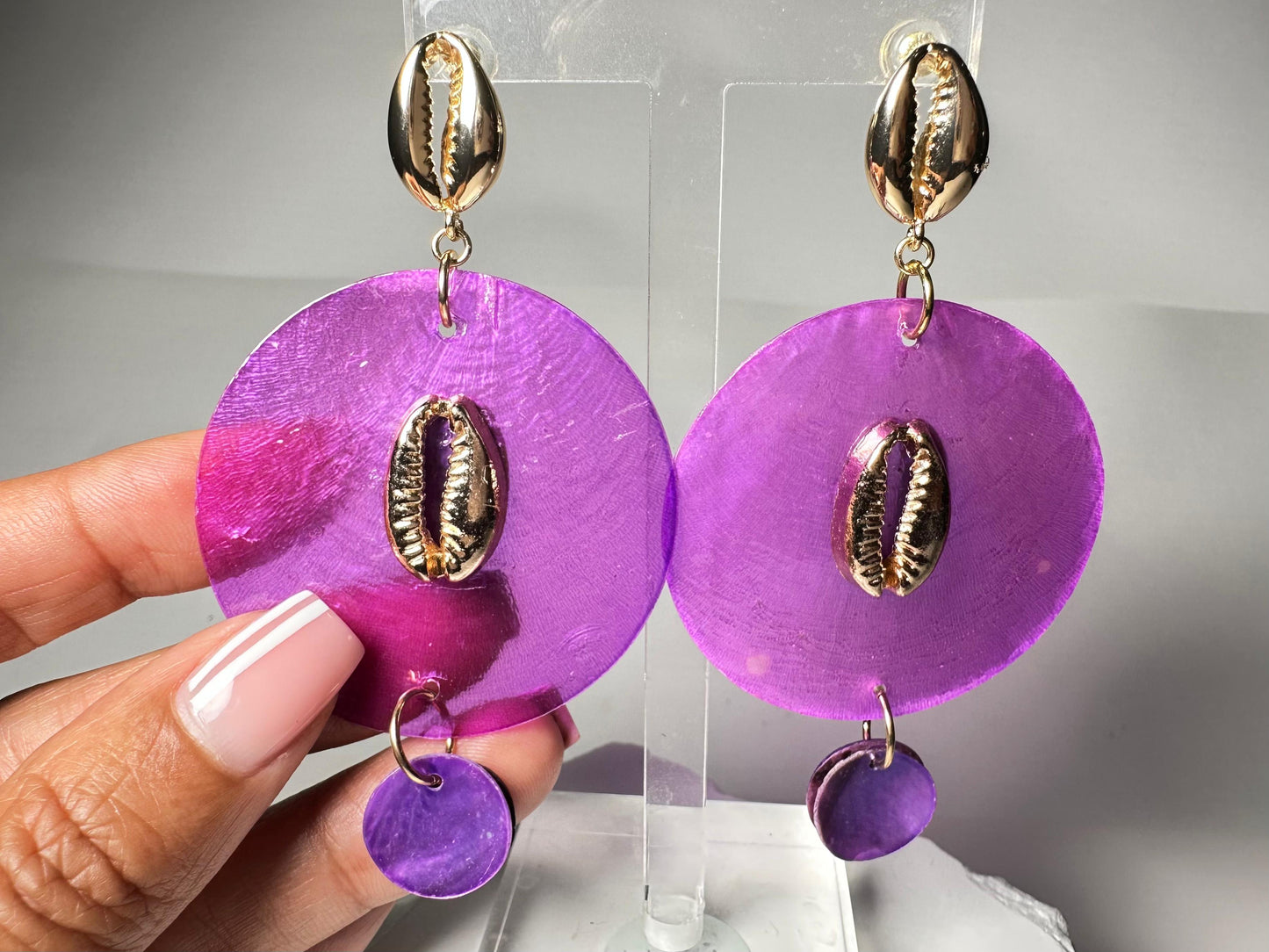 Purple Pleasing Shell Disc Earrings
