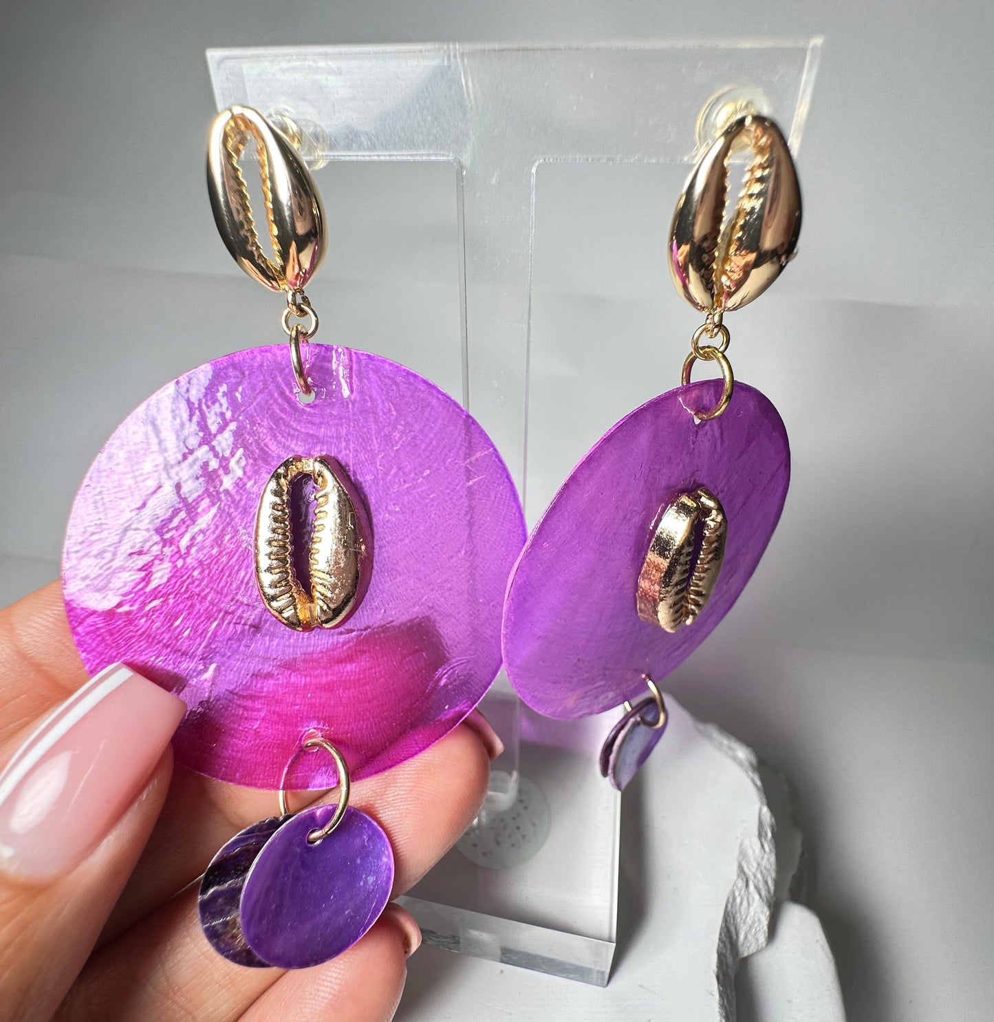 Purple Pleasing Shell Disc Earrings
