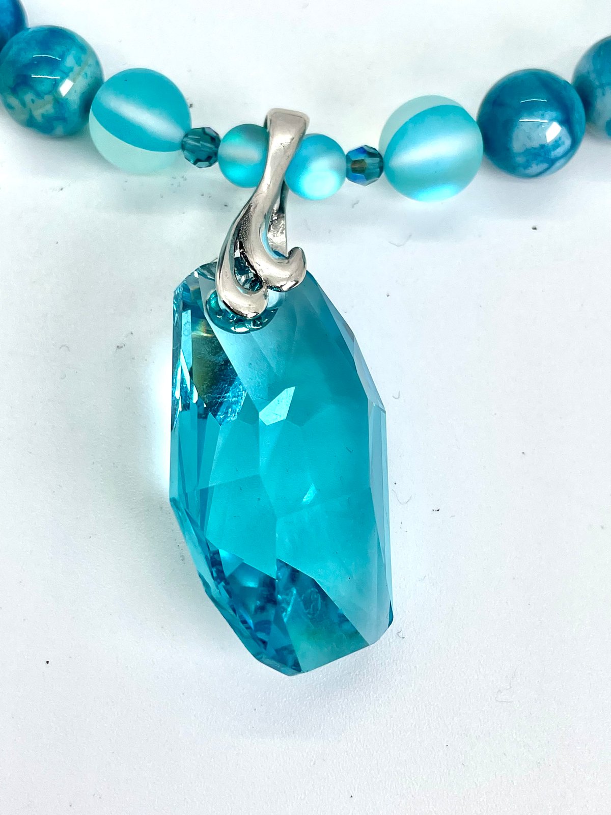Aquamarine Swarovski centerpieced agate necklace