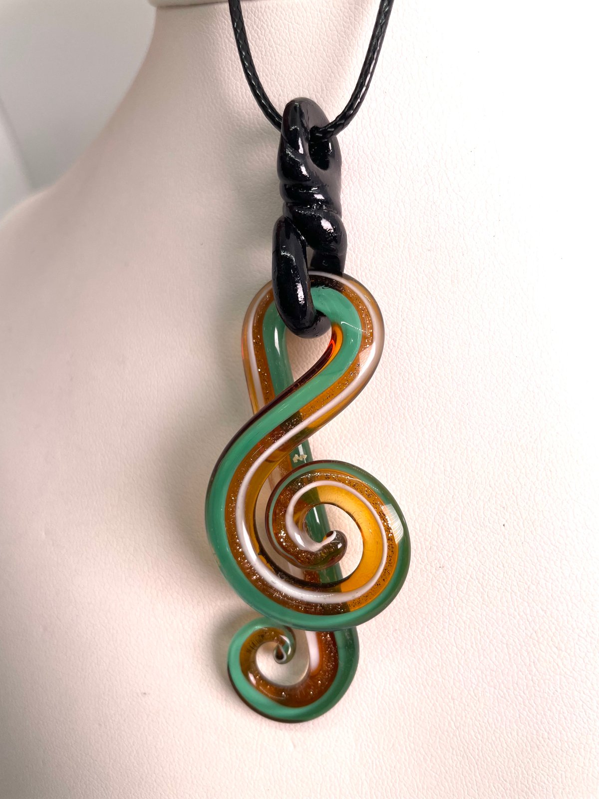 Hunter green/gold treble clef