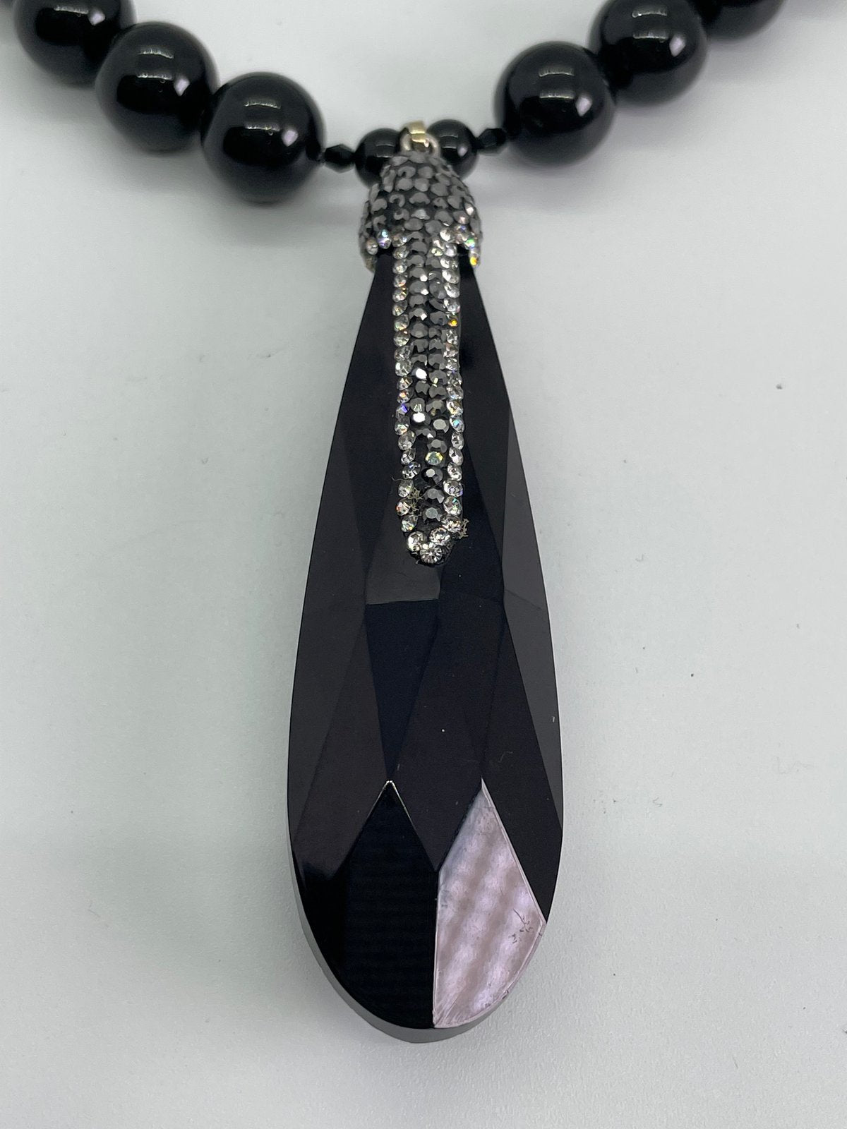 Onyx crystal centerpiece with hematite crystal