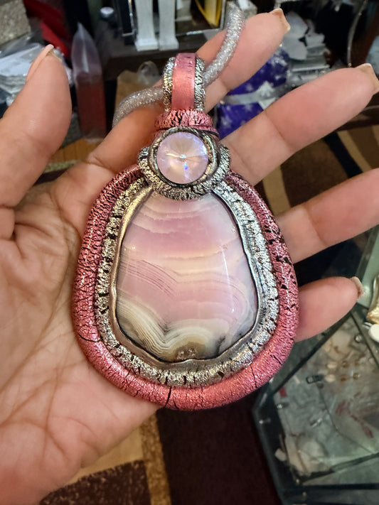 Large pale pink Agate Turtle