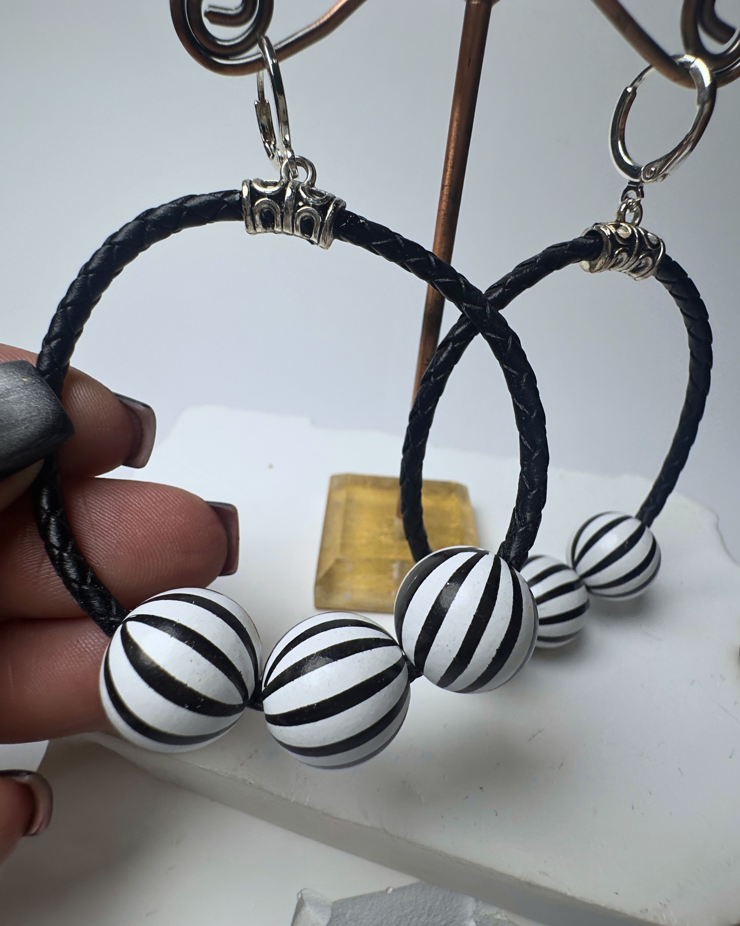 Black & White Wood Balls