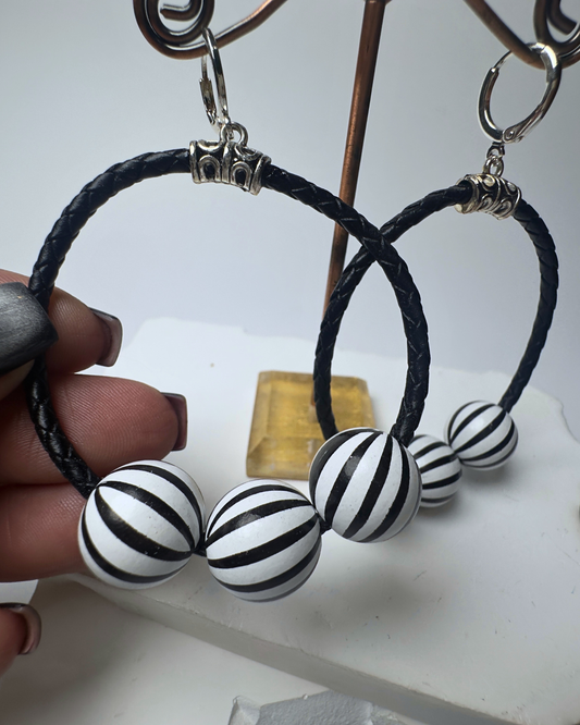 Black & White Wood Balls