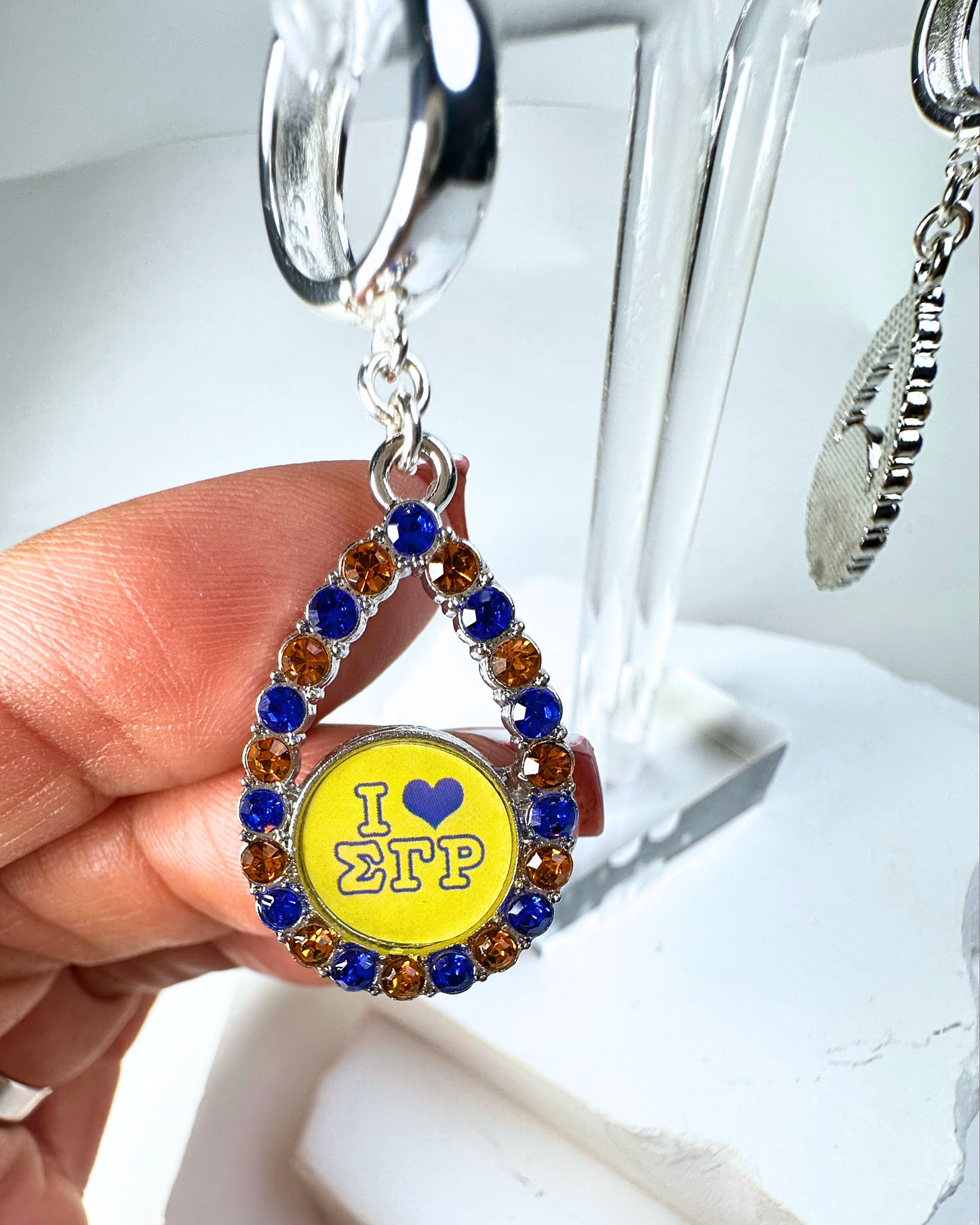 SIGMA Gamma Oval Circles