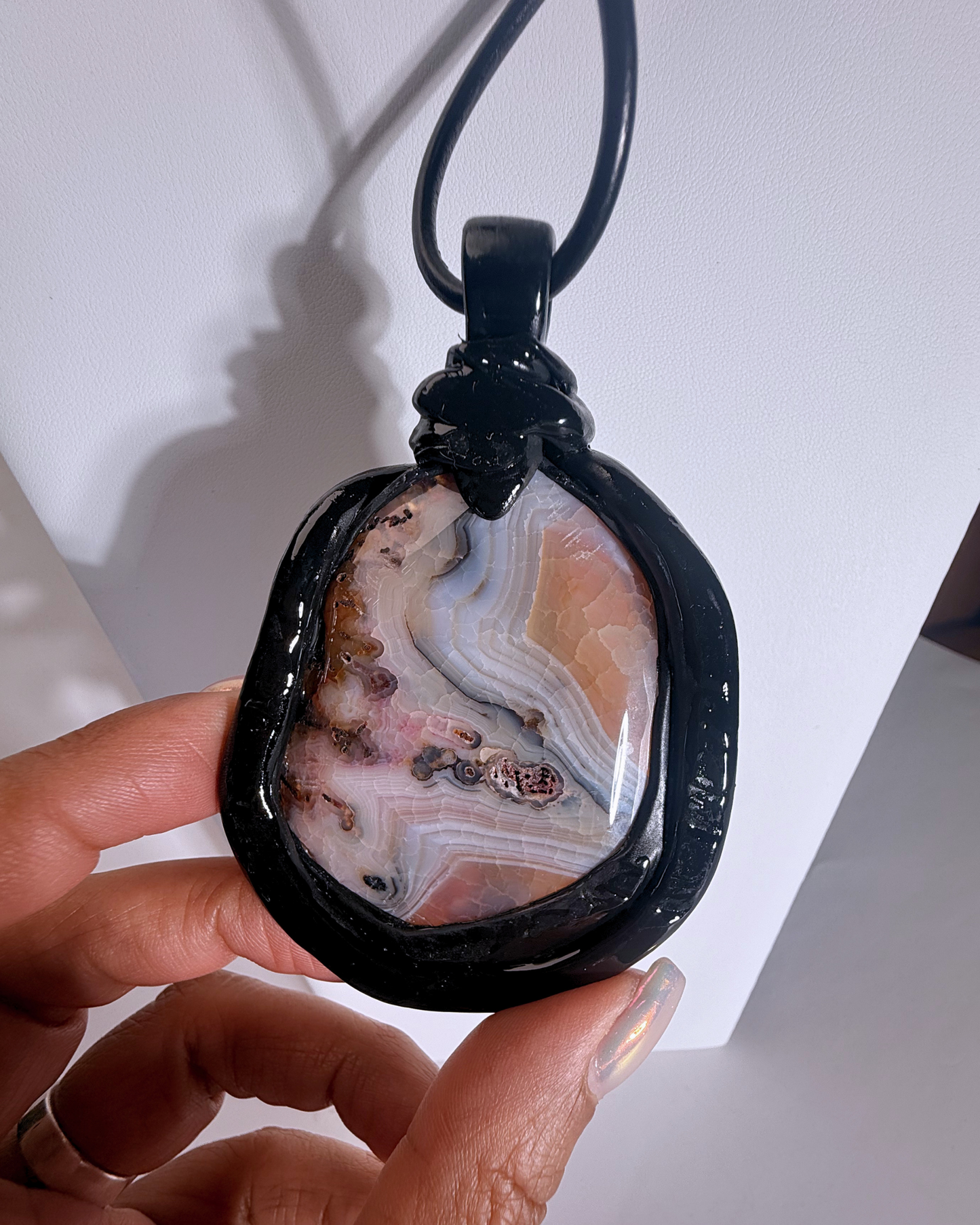 Turtle- Pale pink mixed agate