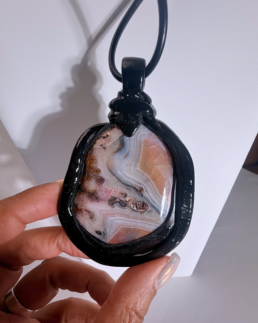 Turtle- Pale pink mixed agate