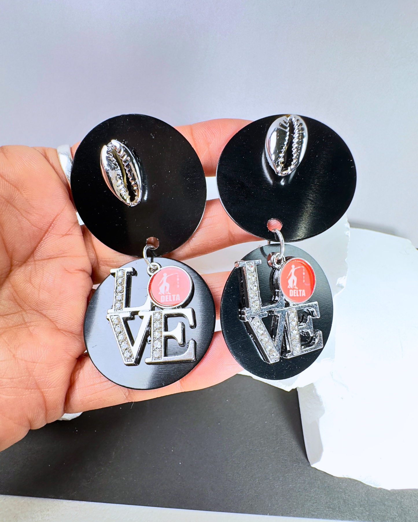 DELTA Black LOVE