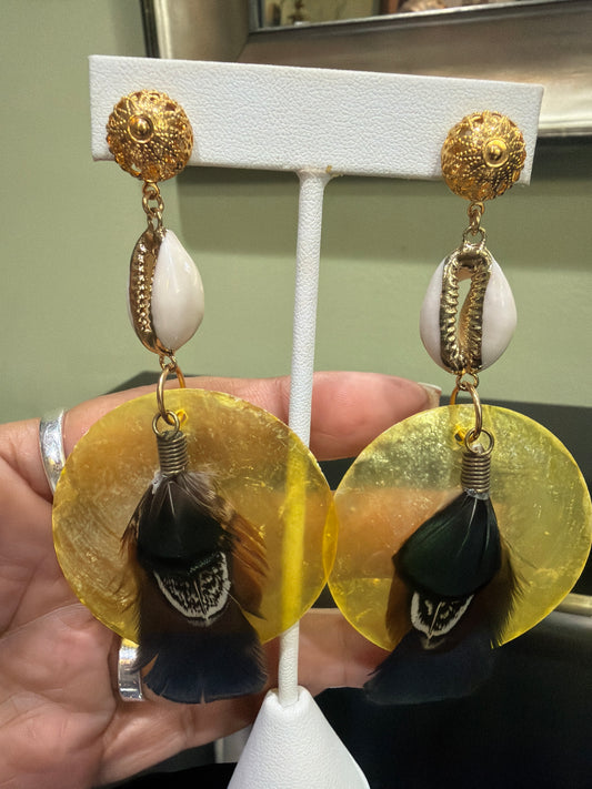 Yellow disc with feathers, Cory shell clip ons