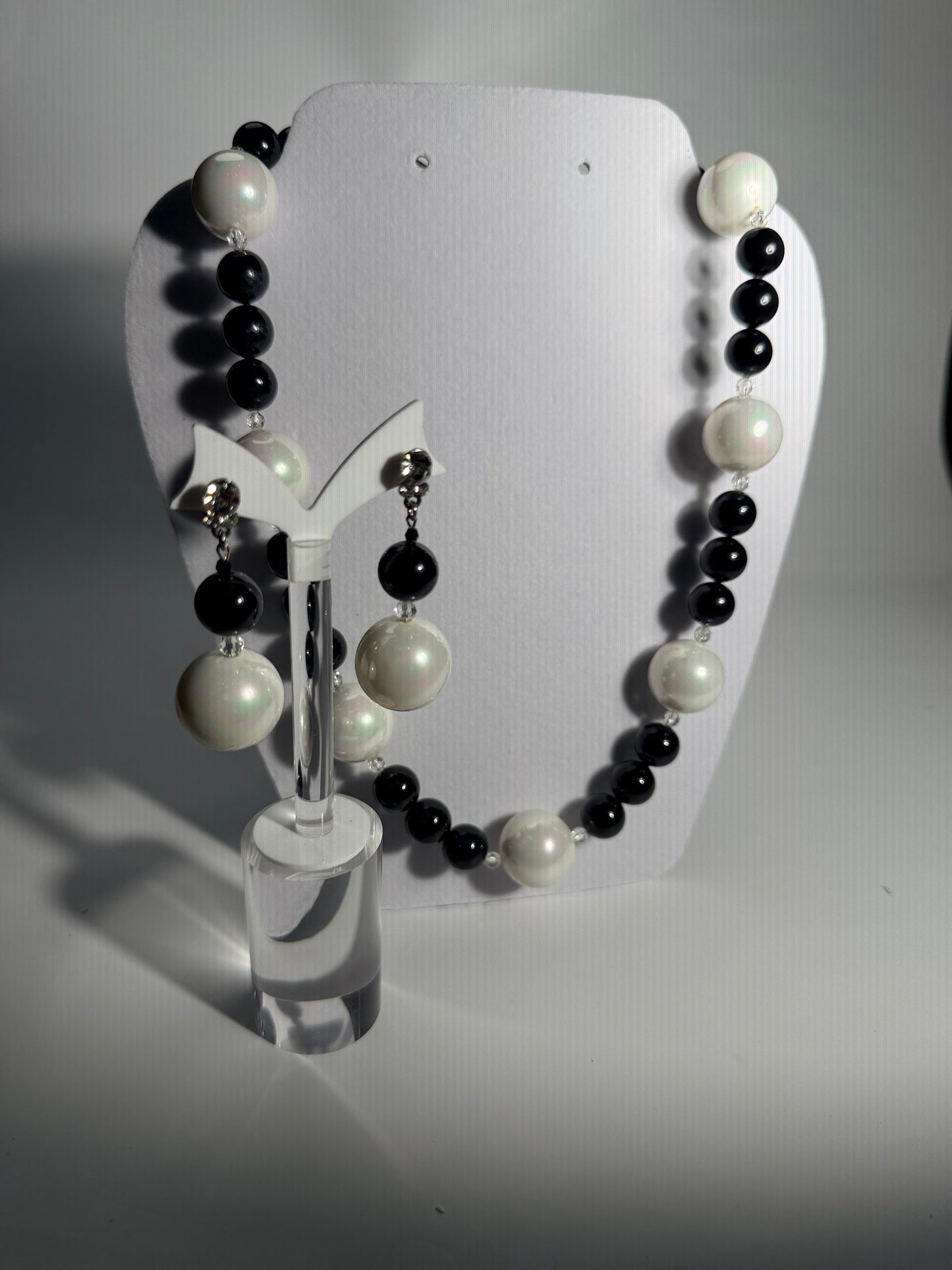 Classic black and white Swarovski crystal pearls set￼