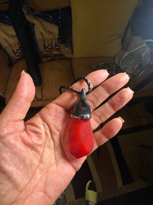 Red stone w/black top wrap
