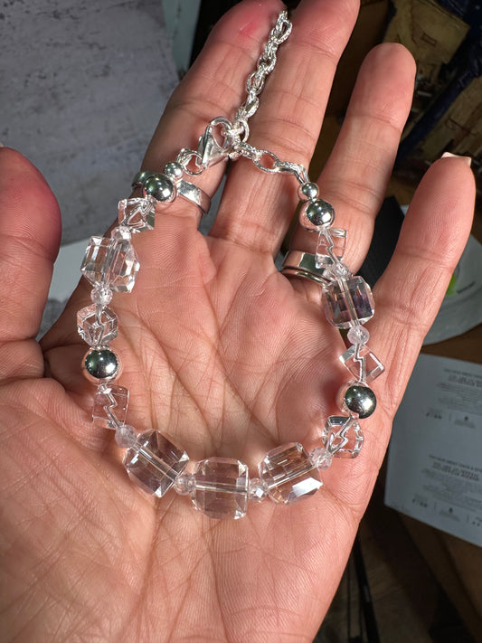 “Living Right”Chinese Crystal Adjustable Bracelet