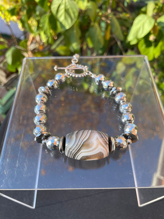 Hematite with center agate stone bracelet  8 inches